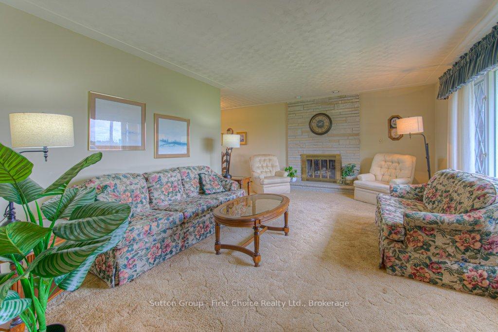 Photo 5 of 77 Huron Road W, Perth South, Sebringville — HOMEH