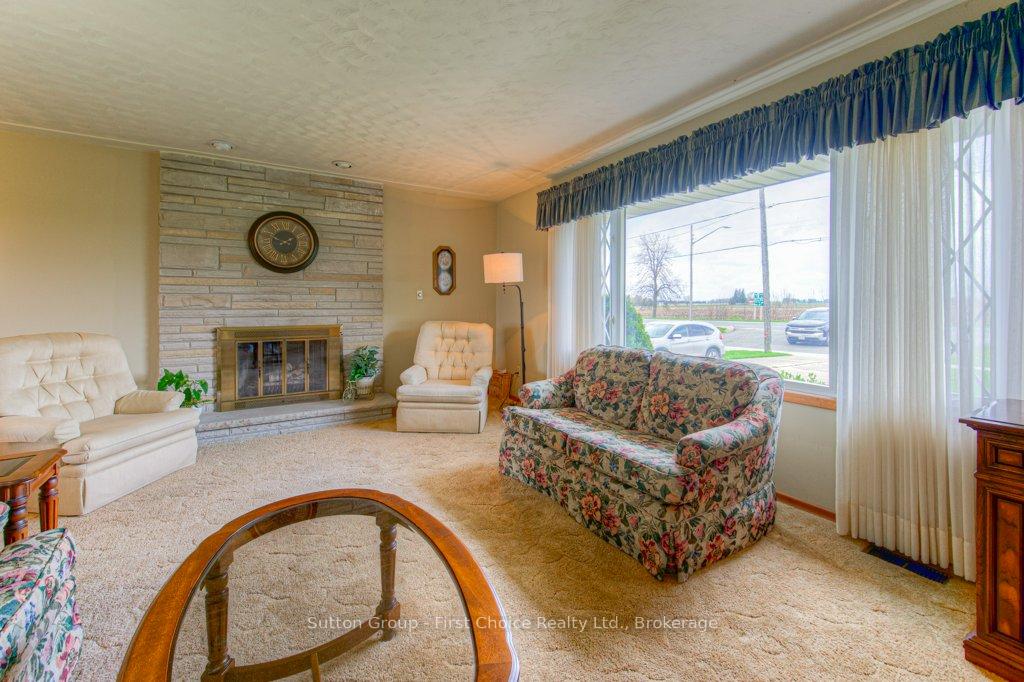 Photo 6 of 77 Huron Road W, Perth South, Sebringville — HOMEH