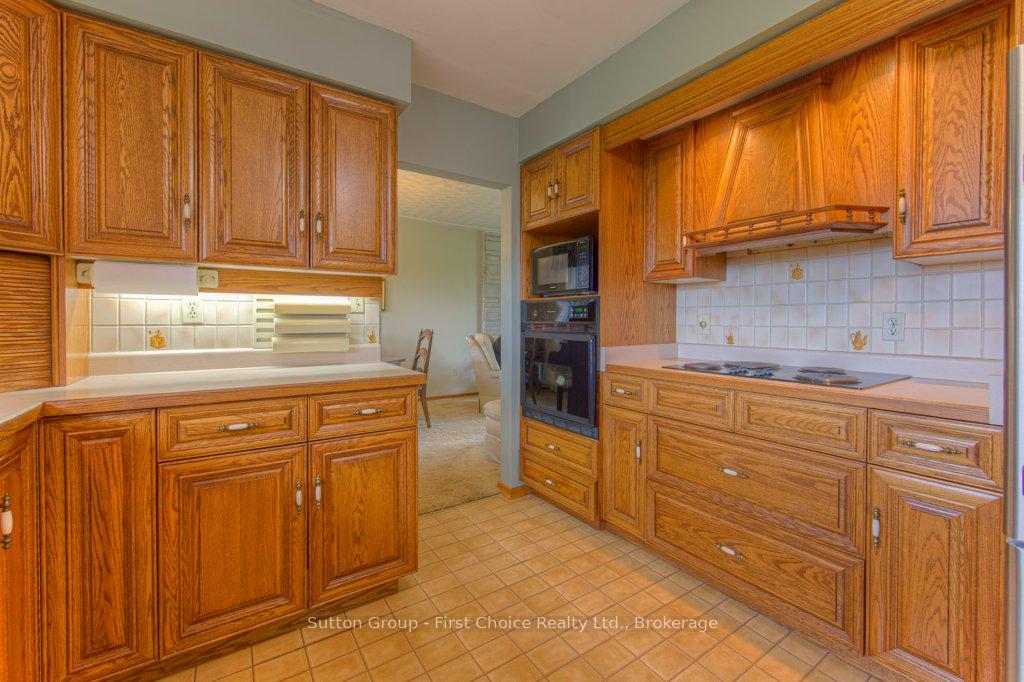 Photo 13 of 77 Huron Road W, Perth South, Sebringville — HOMEH