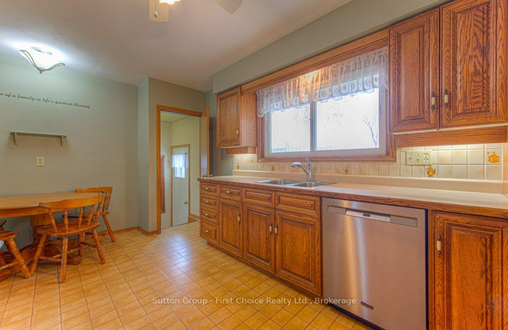 Photo 15 of 77 Huron Road W, Perth South, Sebringville — HOMEH