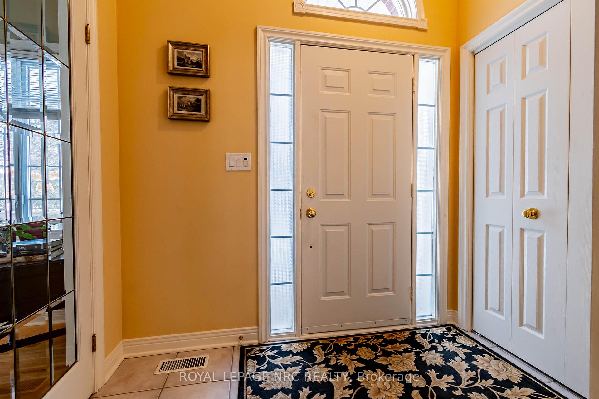 Photo 3 of 25 Oakridge Boulevard, Pelham, Fonthill — HOMEH