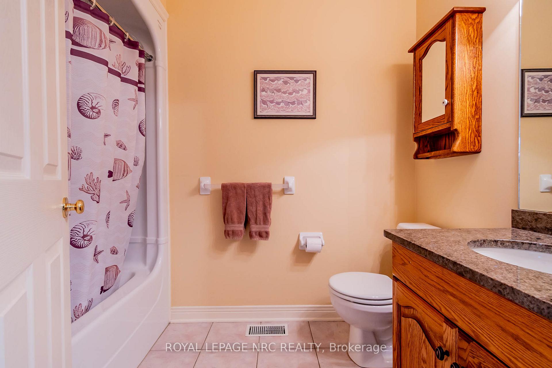Photo 5 of 25 Oakridge Boulevard, Pelham, Fonthill — HOMEH