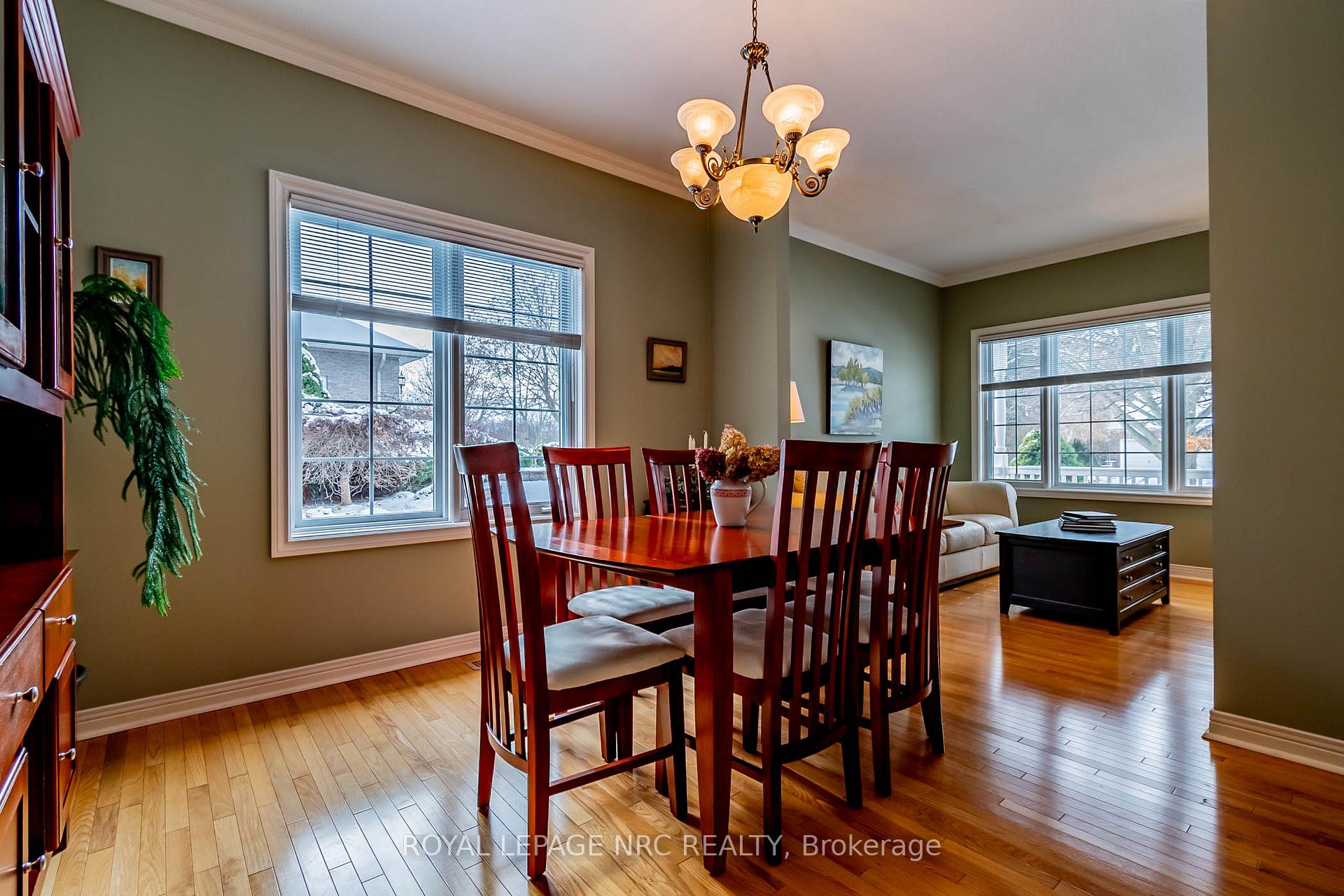 Photo 7 of 25 Oakridge Boulevard, Pelham, Fonthill — HOMEH