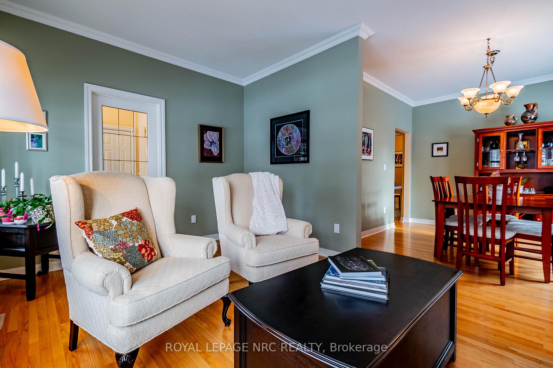 Photo 9 of 25 Oakridge Boulevard, Pelham, Fonthill — HOMEH