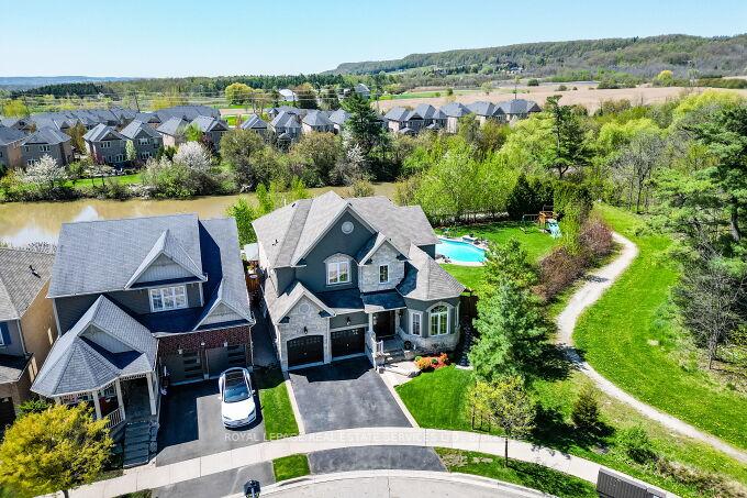 Photo 2 of 417 Gooch Crescent, Milton, Scott — HOMEH