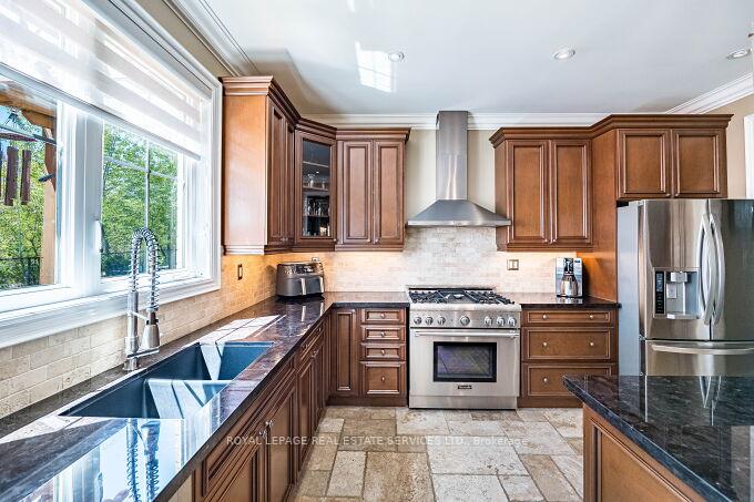 Photo 10 of 417 Gooch Crescent, Milton, Scott — HOMEH