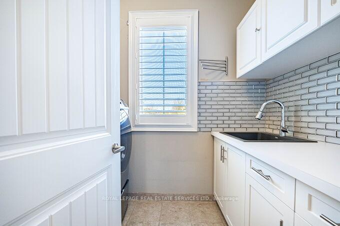 Photo 24 of 417 Gooch Crescent, Milton, Scott — HOMEH