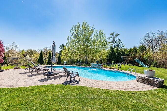 Photo 36 of 417 Gooch Crescent, Milton, Scott — HOMEH