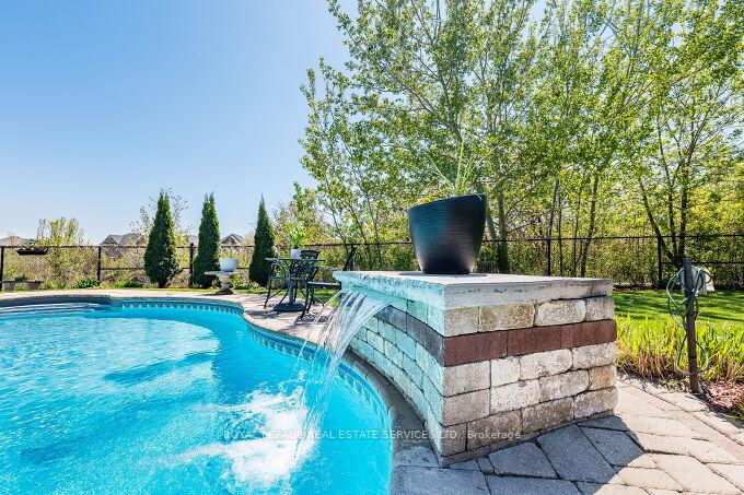 Photo 37 of 417 Gooch Crescent, Milton, Scott — HOMEH