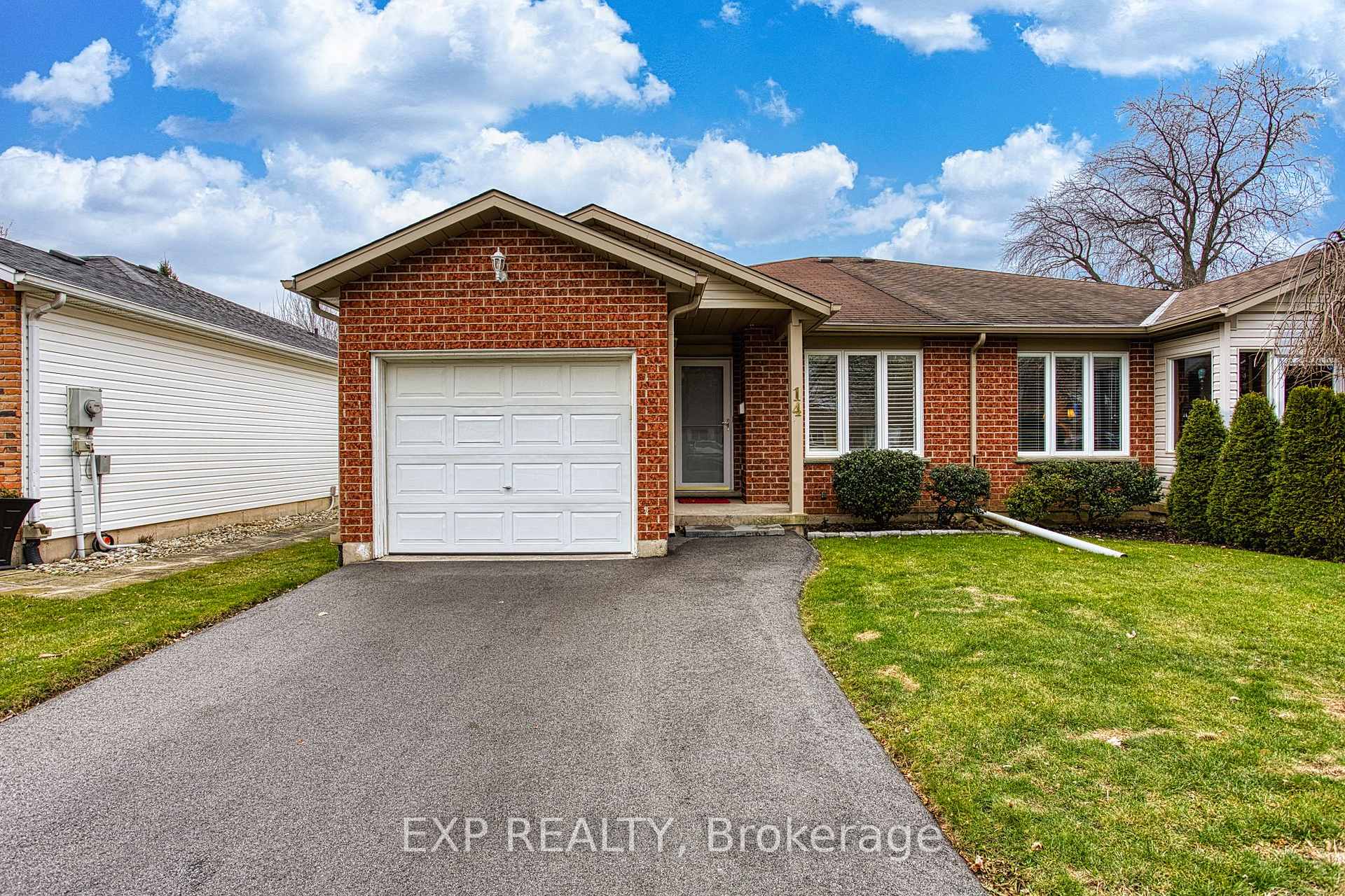 Photo 2 of 14 Saddler Street, Pelham, Fonthill — HOMEH