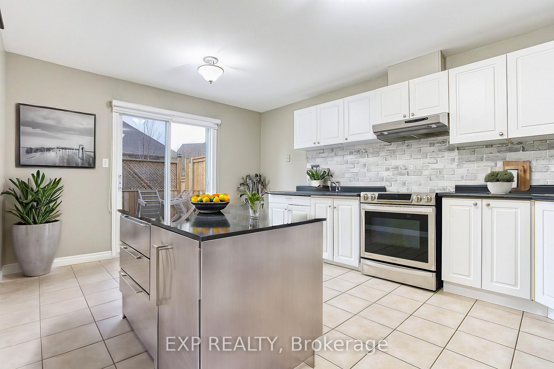 Photo 7 of 14 Saddler Street, Pelham, Fonthill — HOMEH