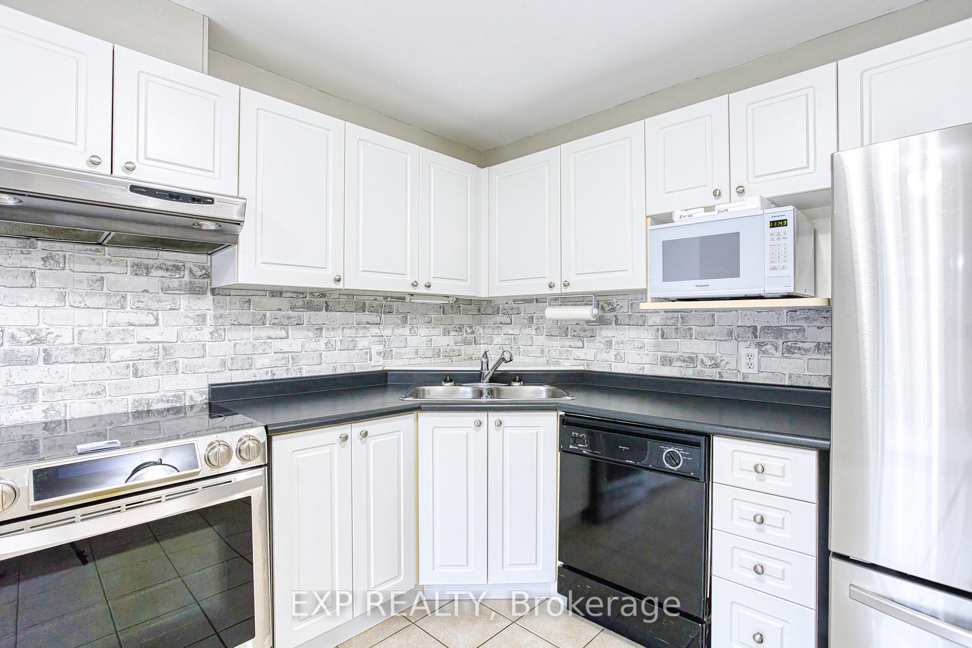 Photo 11 of 14 Saddler Street, Pelham, Fonthill — HOMEH