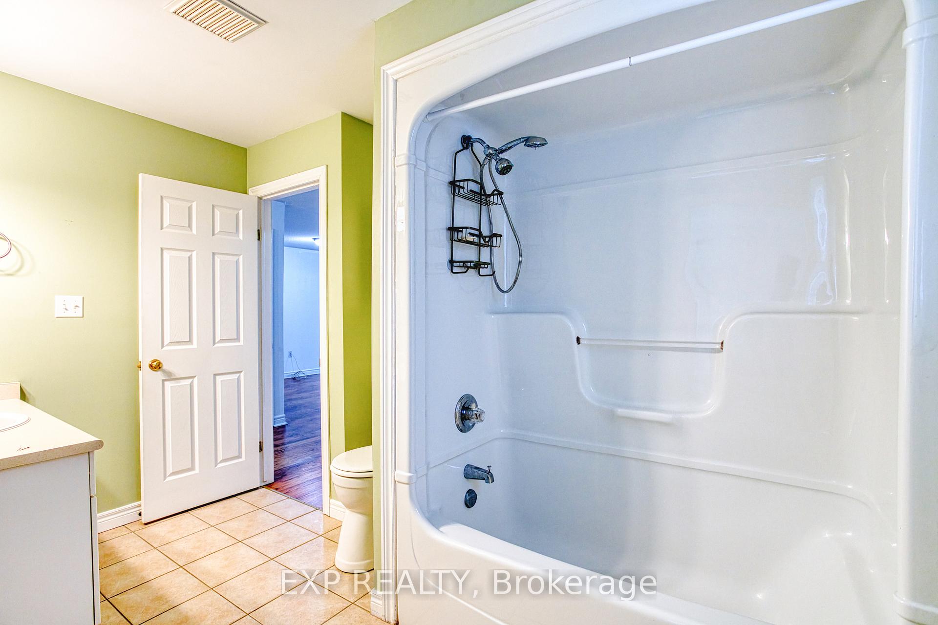 Photo 16 of 14 Saddler Street, Pelham, Fonthill — HOMEH