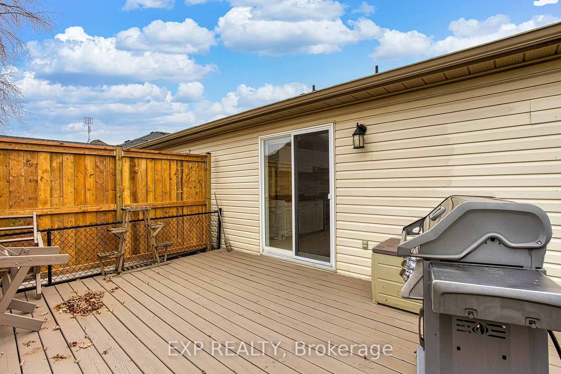 Photo 20 of 14 Saddler Street, Pelham, Fonthill — HOMEH