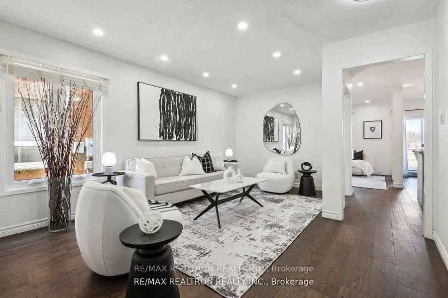 Photo 3 of 1152 Gossamer Drive, Pickering, Liverpool — HOMEH