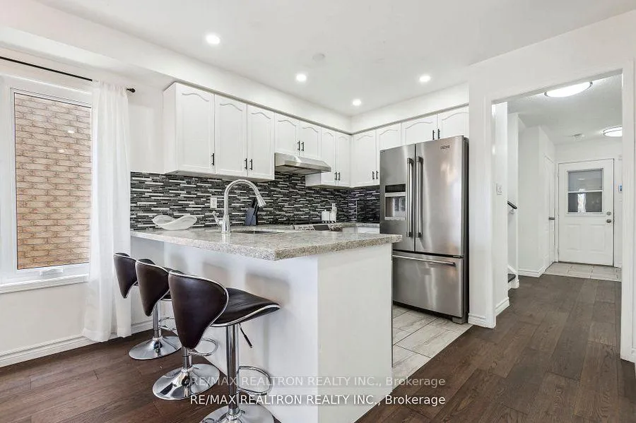 Photo 8 of 1152 Gossamer Drive, Pickering, Liverpool — HOMEH