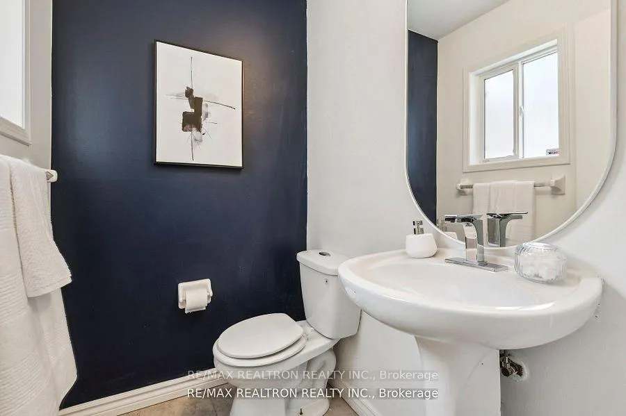 Photo 14 of 1152 Gossamer Drive, Pickering, Liverpool — HOMEH