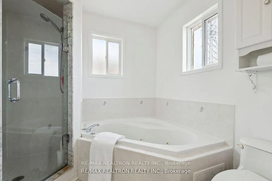 Photo 19 of 1152 Gossamer Drive, Pickering, Liverpool — HOMEH