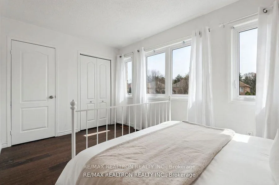 Photo 24 of 1152 Gossamer Drive, Pickering, Liverpool — HOMEH