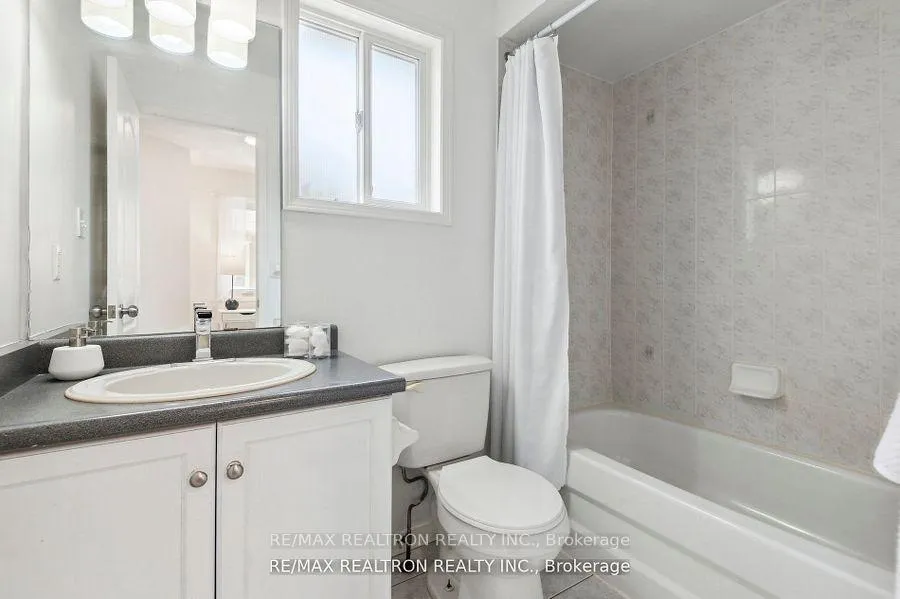 Photo 25 of 1152 Gossamer Drive, Pickering, Liverpool — HOMEH