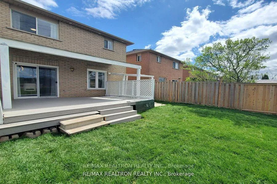 Photo 28 of 1152 Gossamer Drive, Pickering, Liverpool — HOMEH