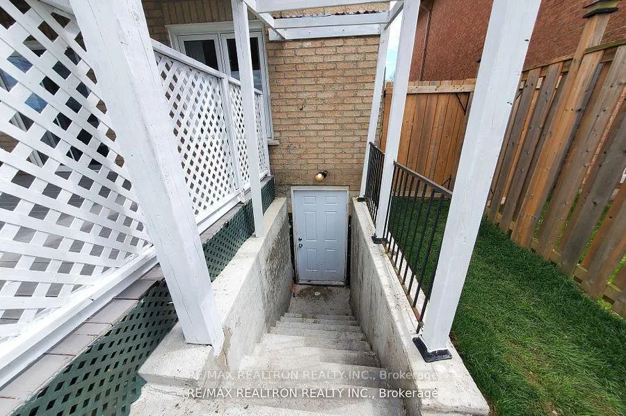 Photo 29 of 1152 Gossamer Drive, Pickering, Liverpool — HOMEH