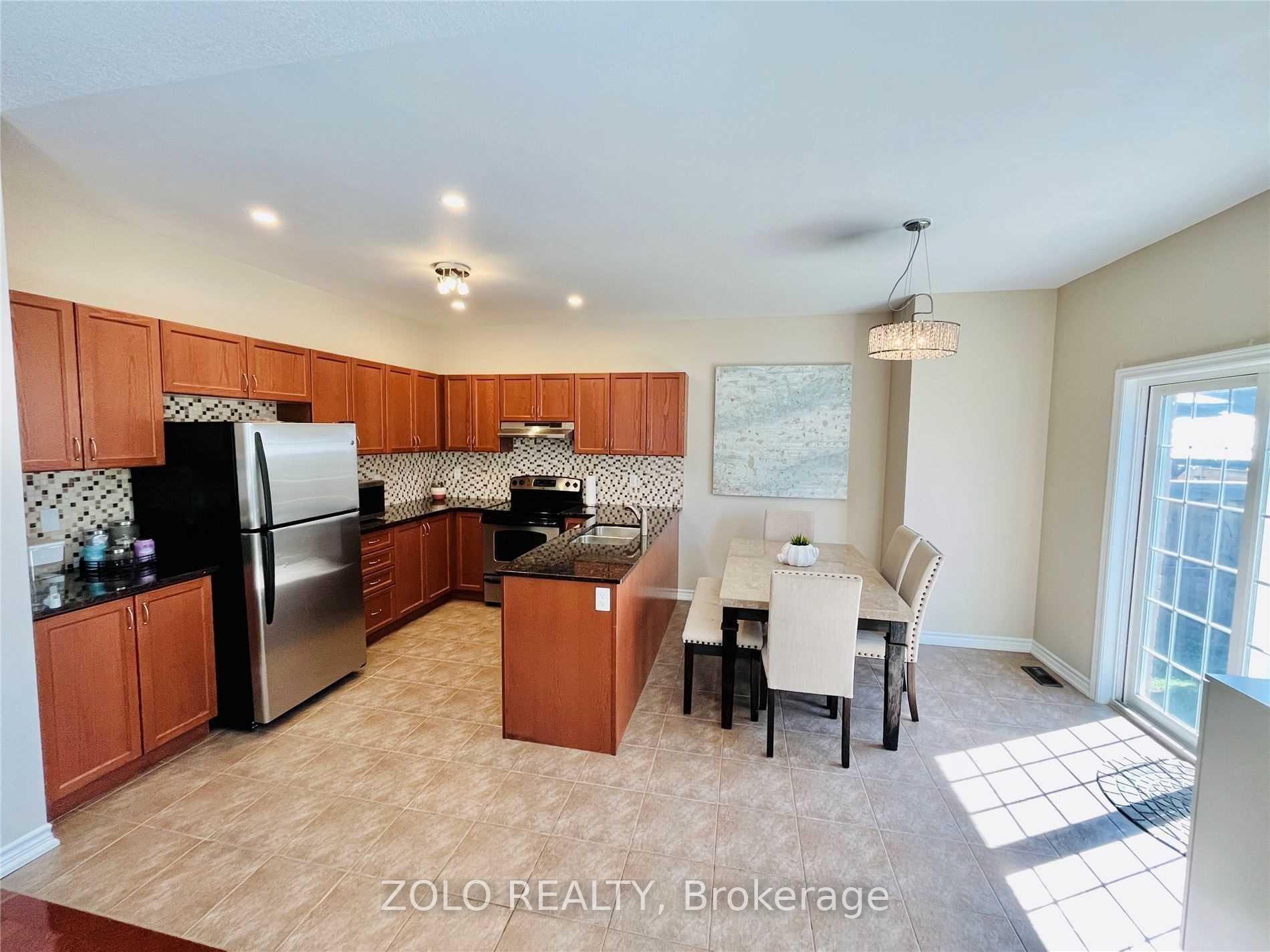 Photo 4 of 563 Sanderson Crescent, Milton, Clarke — HOMEH