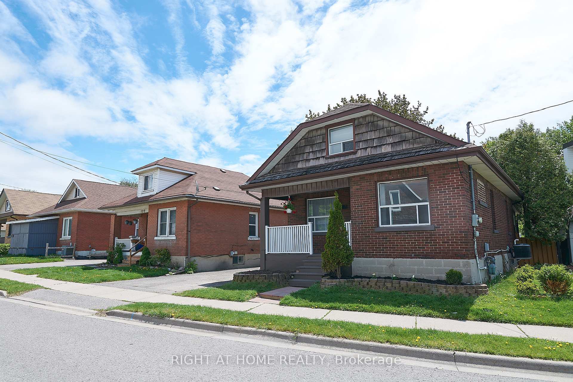 Photo 3 of 105 Conant Street, Oshawa, Lakeview — HOMEH