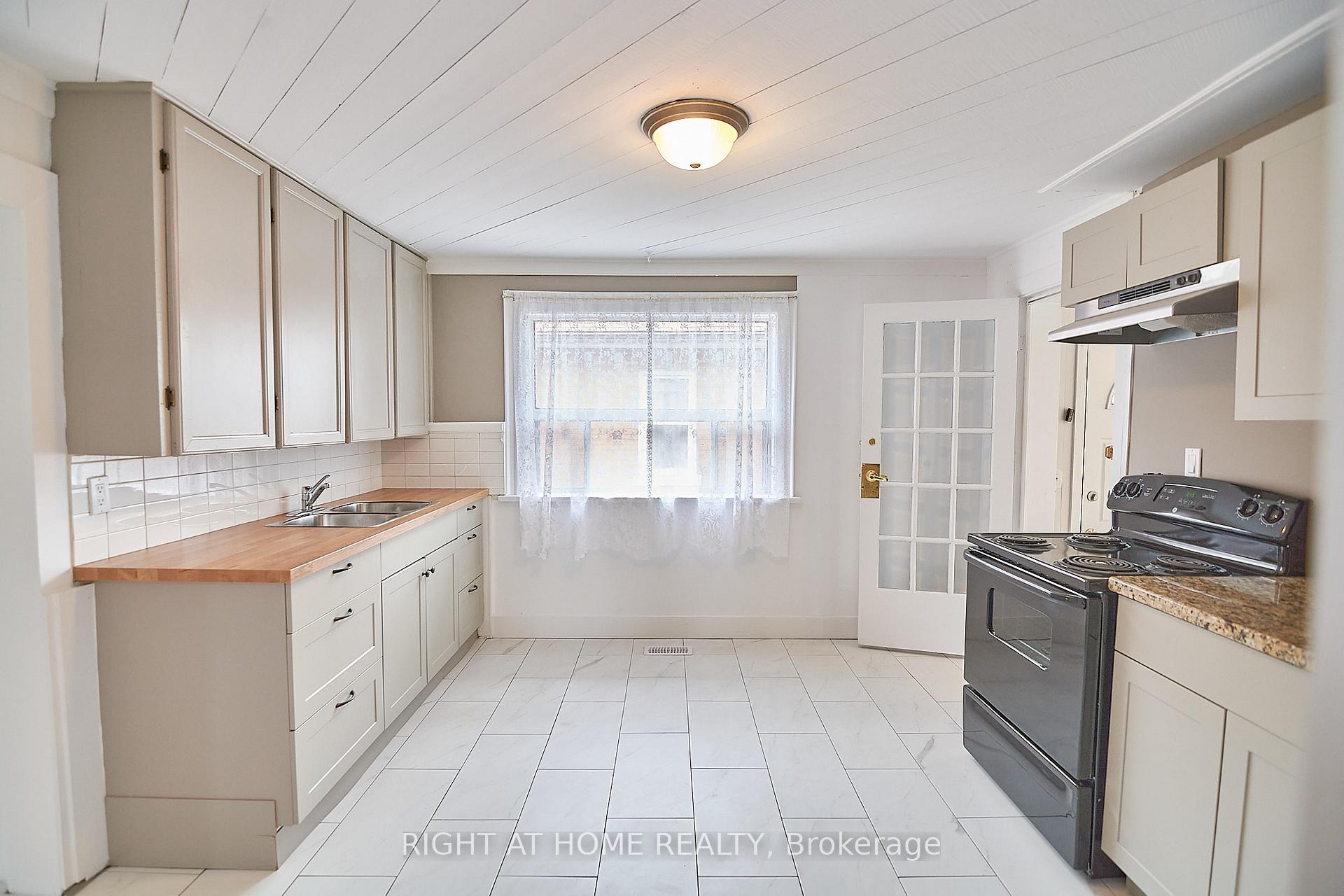 Photo 8 of 105 Conant Street, Oshawa, Lakeview — HOMEH