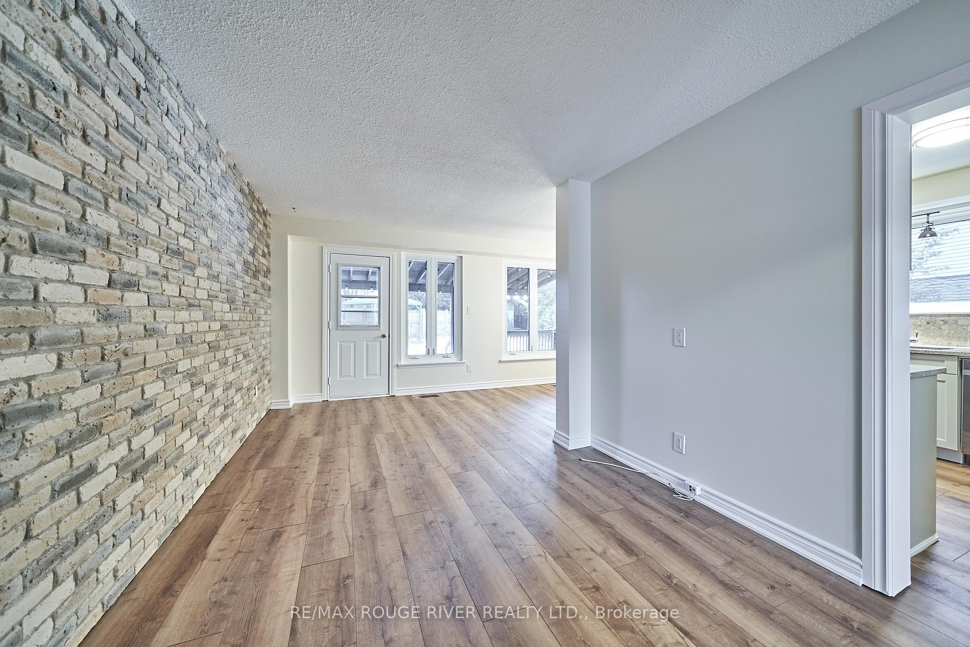 Photo 5 of 632 Balsam Crescent, Oshawa, Lakeview — HOMEH