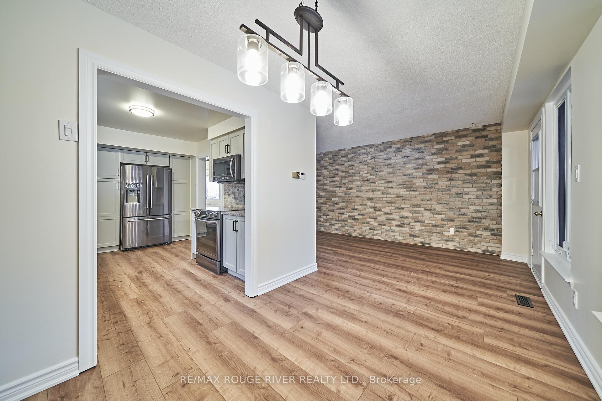 Photo 10 of 632 Balsam Crescent, Oshawa, Lakeview — HOMEH