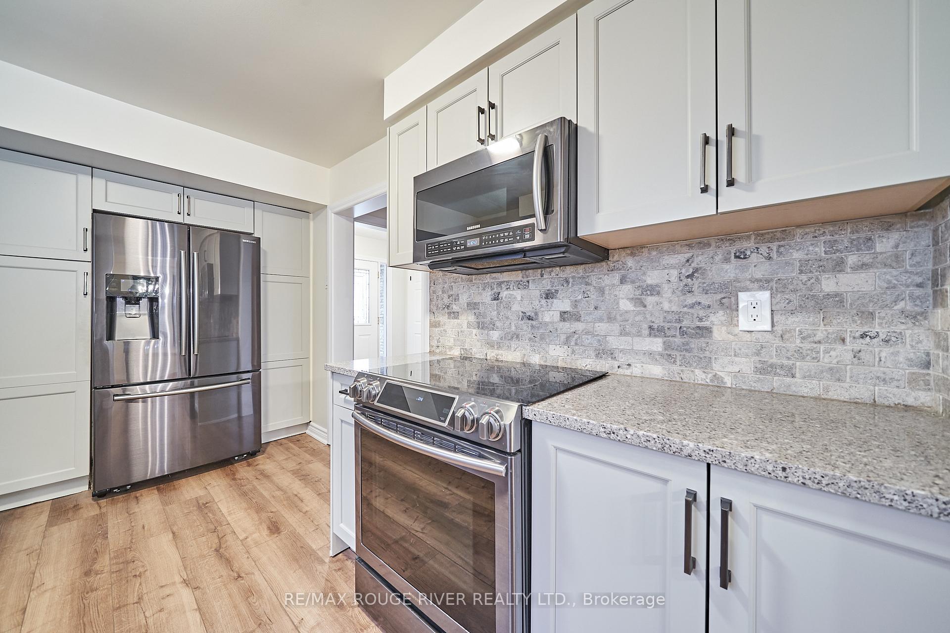Photo 13 of 632 Balsam Crescent, Oshawa, Lakeview — HOMEH