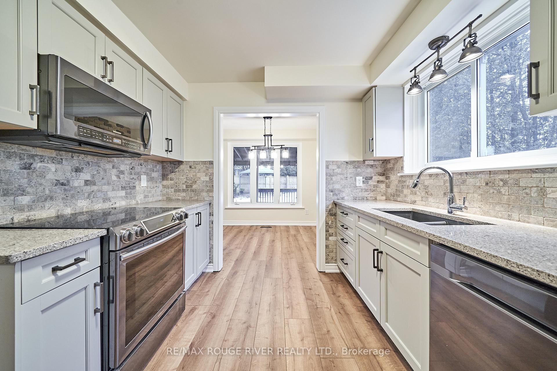 Photo 16 of 632 Balsam Crescent, Oshawa, Lakeview — HOMEH
