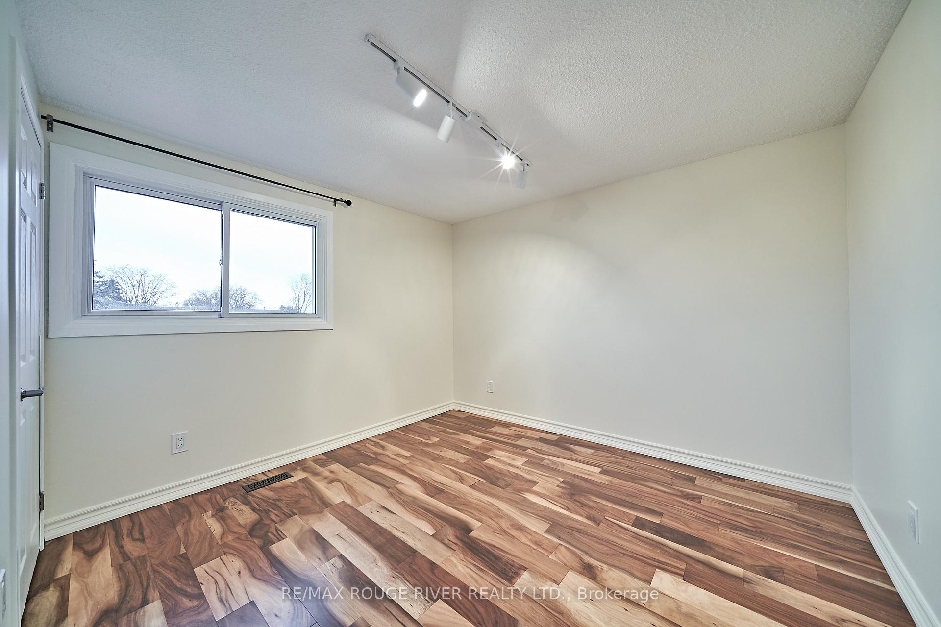 Photo 20 of 632 Balsam Crescent, Oshawa, Lakeview — HOMEH