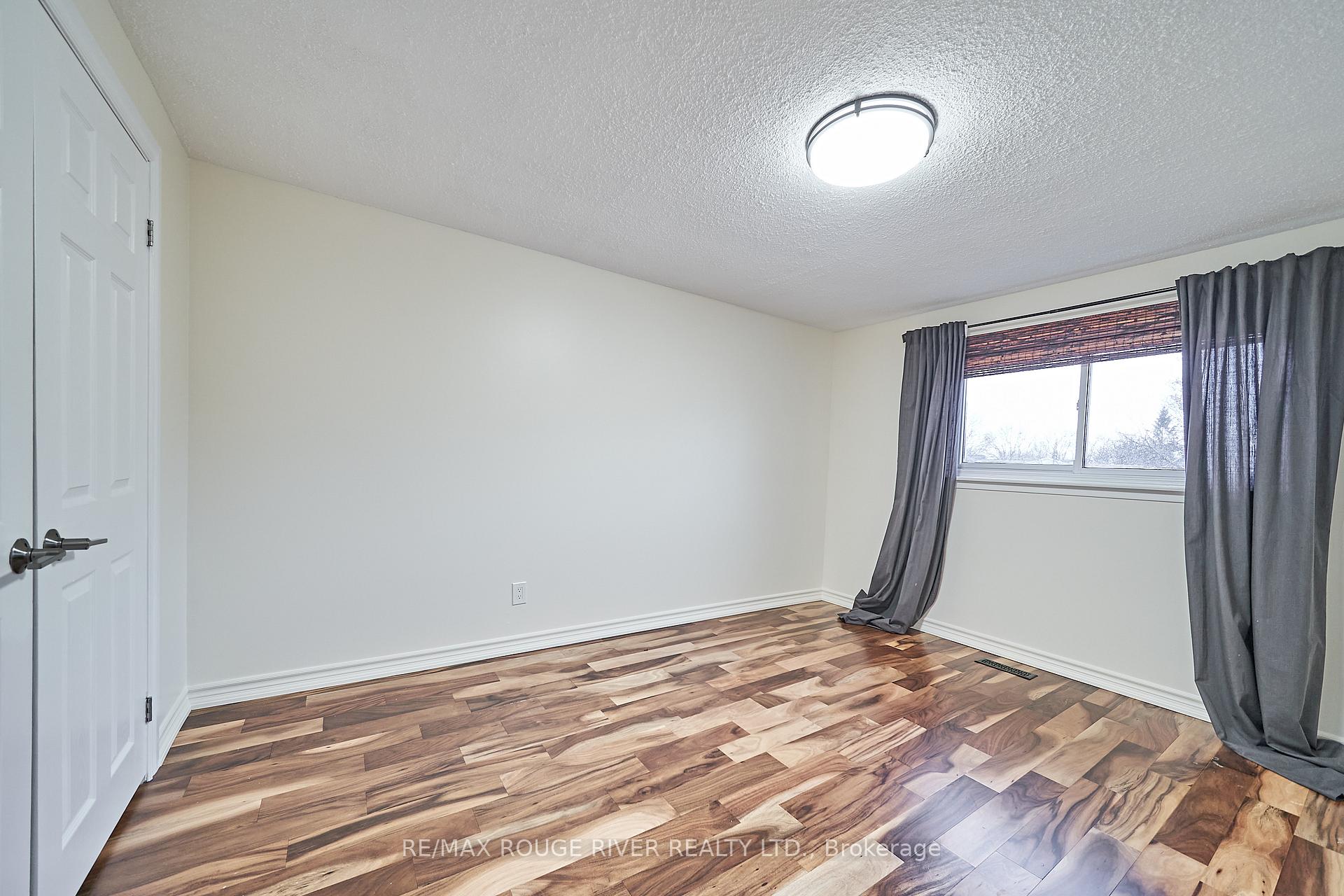 Photo 21 of 632 Balsam Crescent, Oshawa, Lakeview — HOMEH