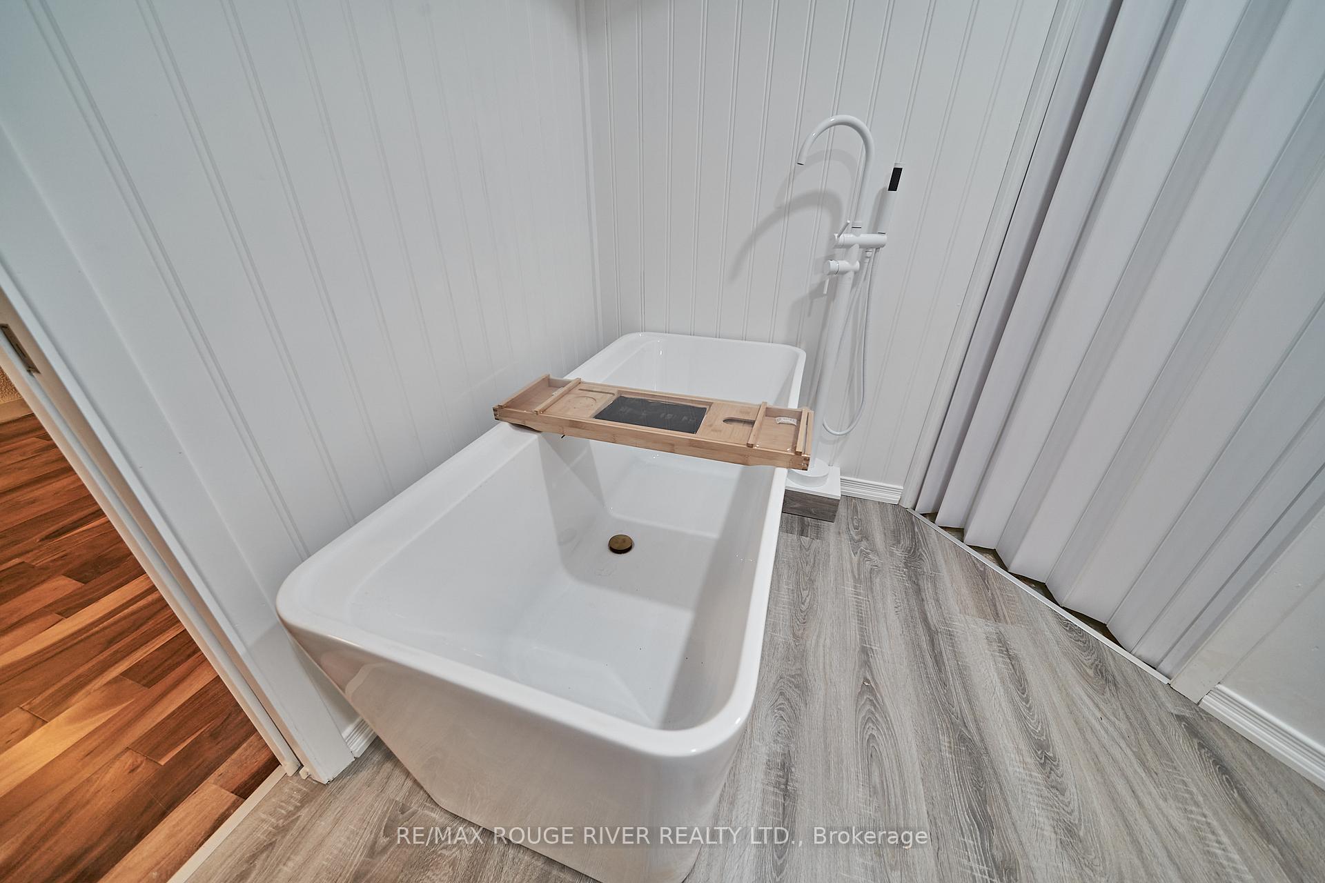 Photo 25 of 632 Balsam Crescent, Oshawa, Lakeview — HOMEH