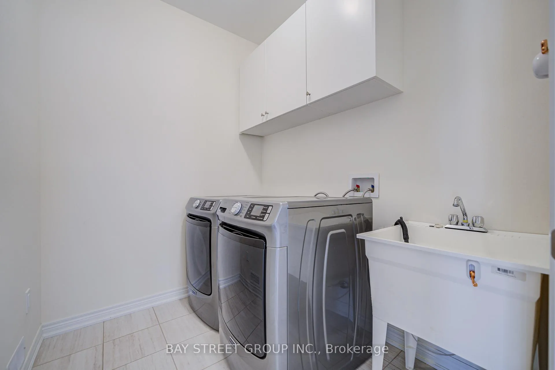 Photo 23 of 2643 Delphinium Trail, Pickering, Rural Pickering — HOMEH