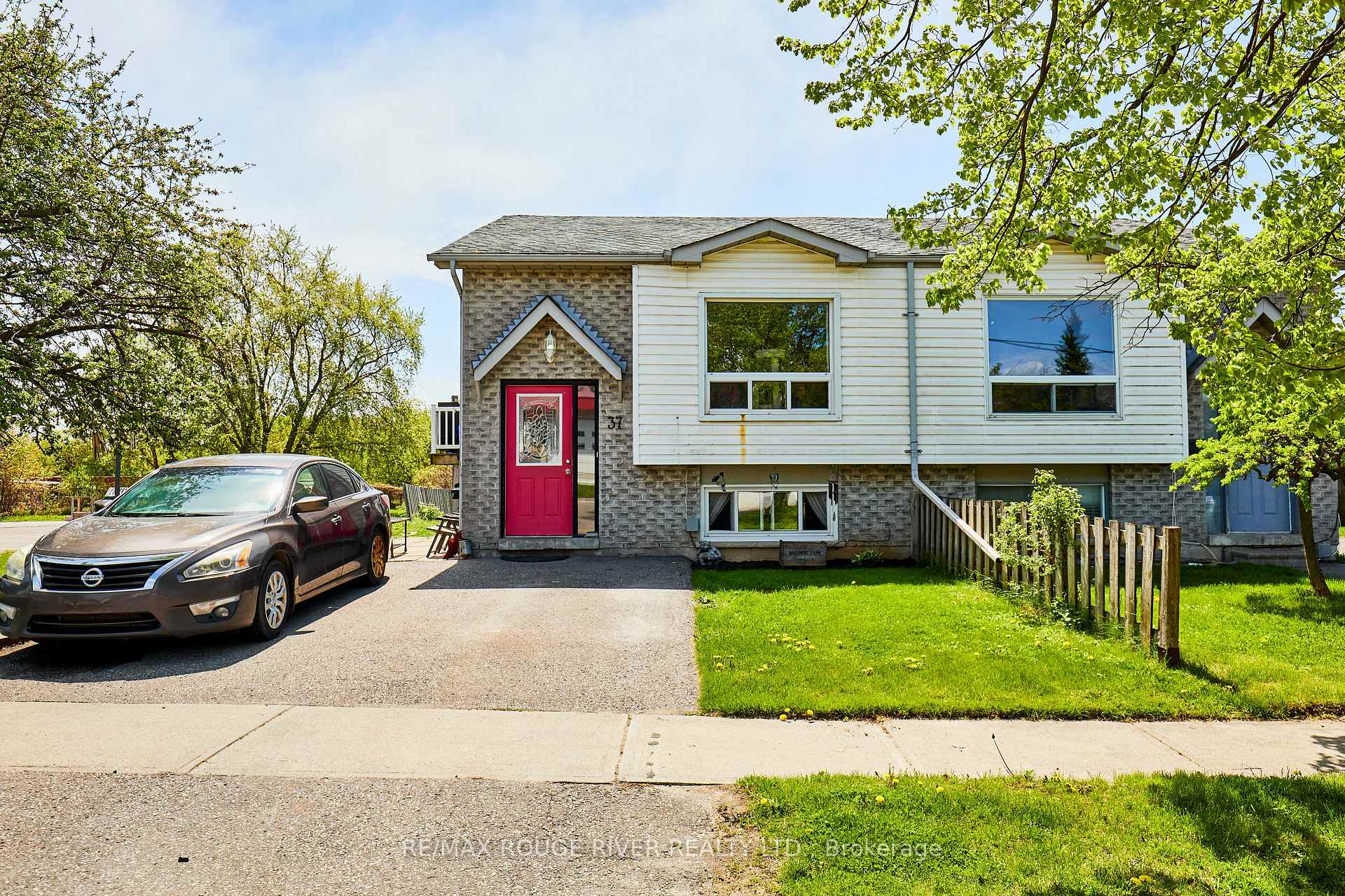 Photo 1 of 37 Wellington Avenue E, Oshawa, Farewell — HOMEH