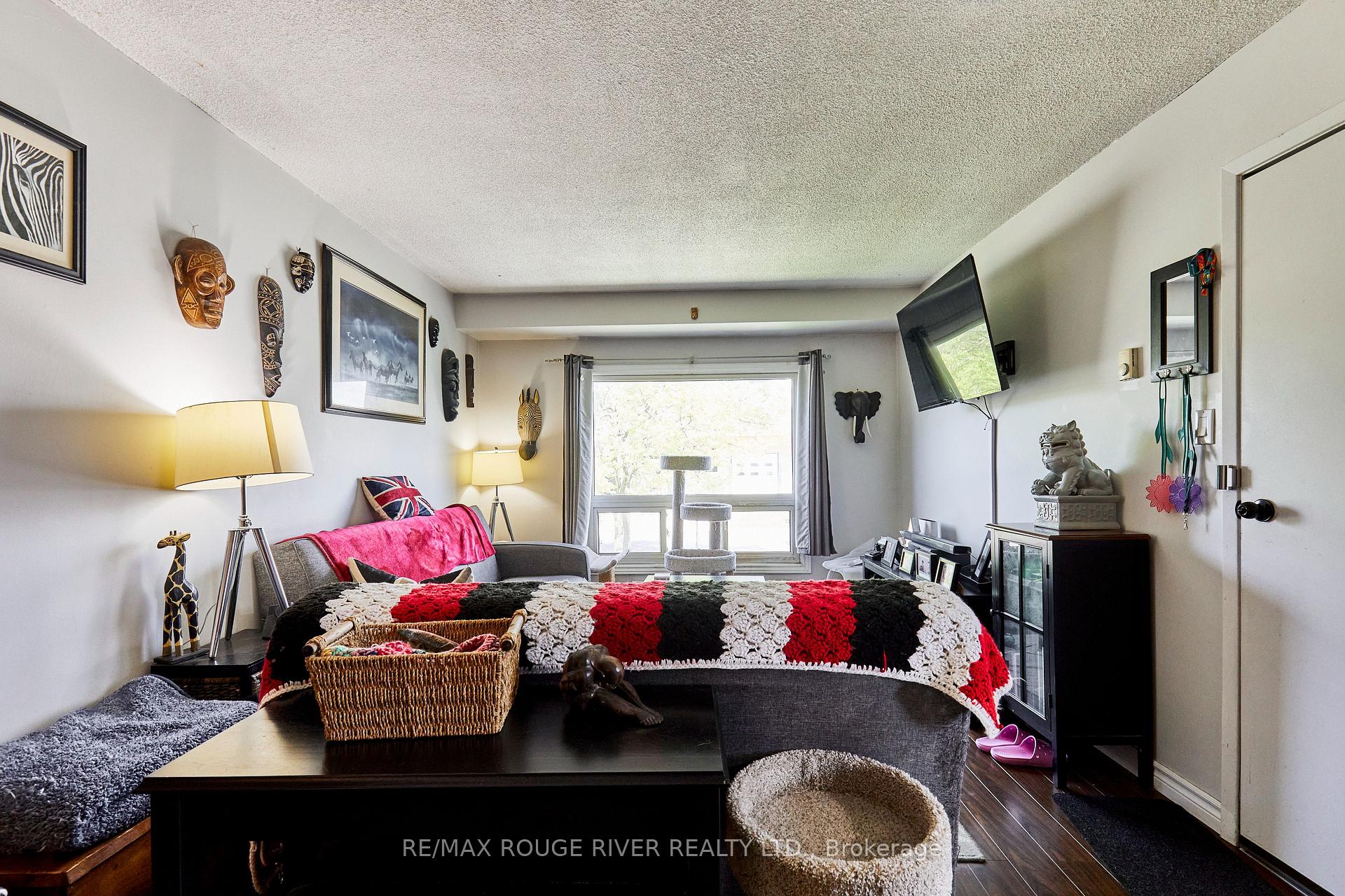 Photo 6 of 37 Wellington Avenue E, Oshawa, Farewell — HOMEH