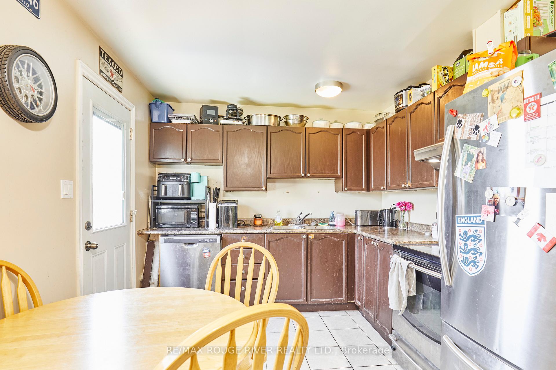 Photo 12 of 37 Wellington Avenue E, Oshawa, Farewell — HOMEH