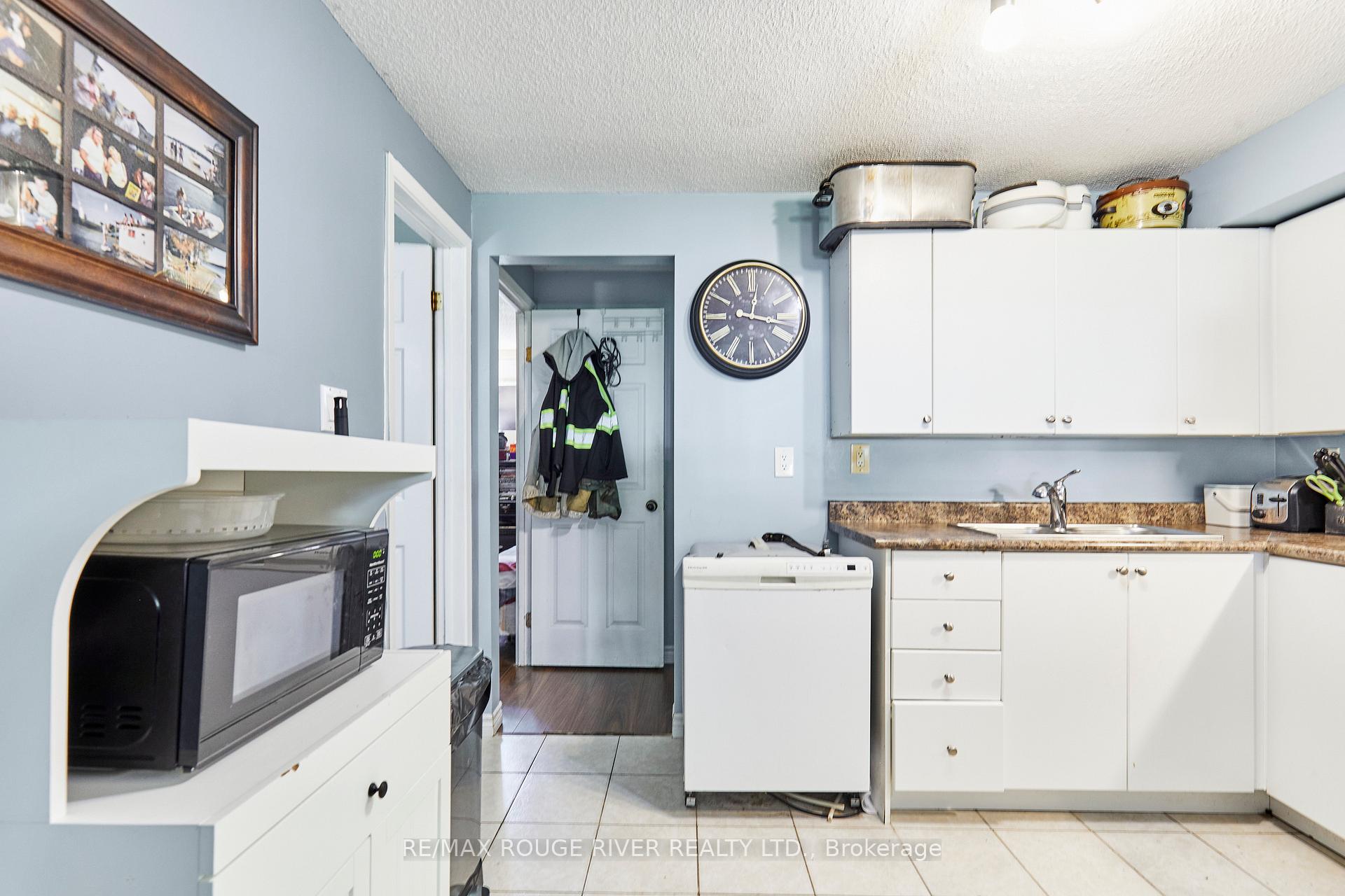 Photo 24 of 37 Wellington Avenue E, Oshawa, Farewell — HOMEH