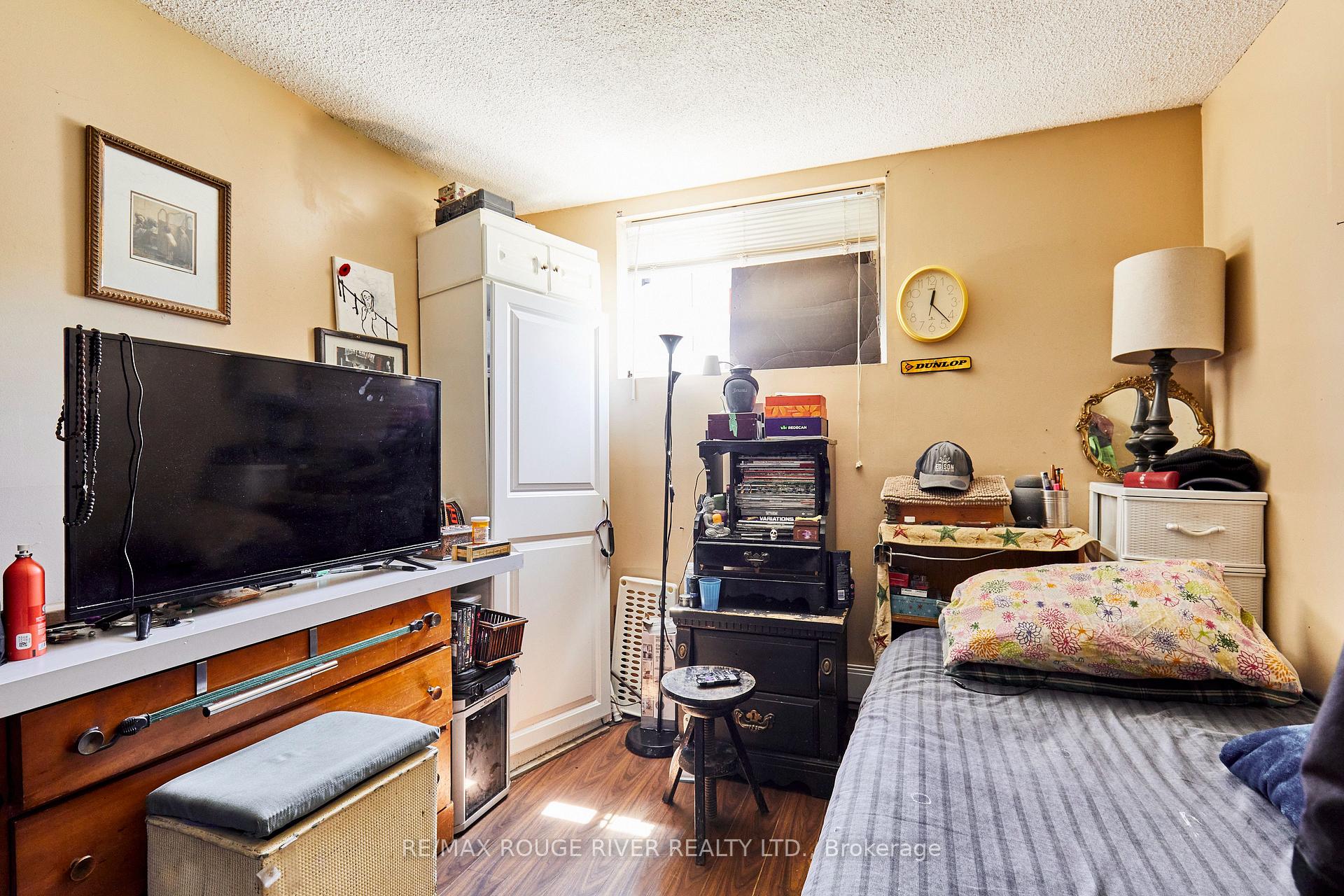 Photo 26 of 37 Wellington Avenue E, Oshawa, Farewell — HOMEH