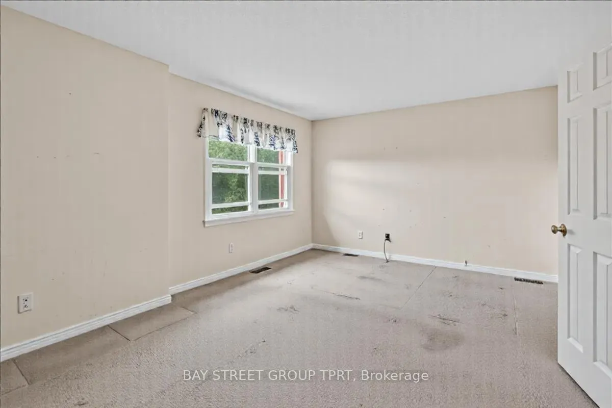 Photo 11 of 1610 Rawlings Drive, Pickering, Liverpool — HOMEH