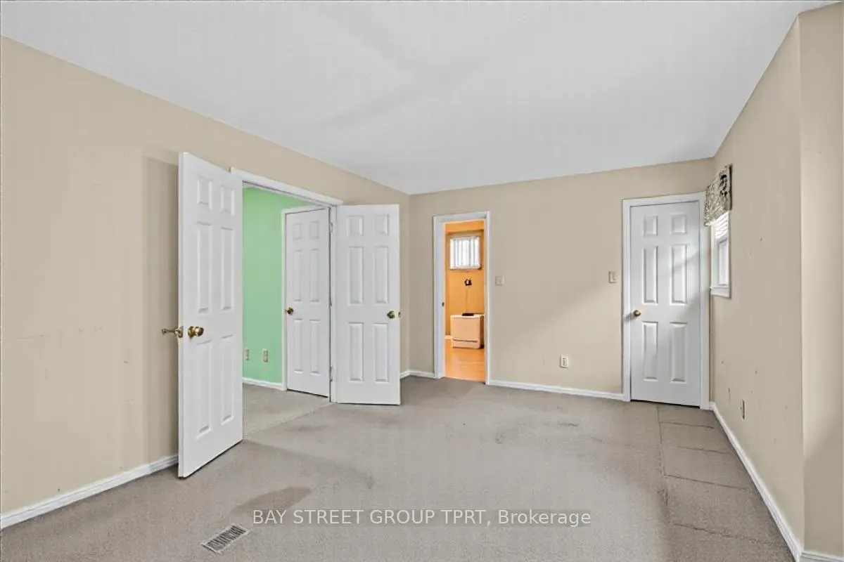 Photo 13 of 1610 Rawlings Drive, Pickering, Liverpool — HOMEH