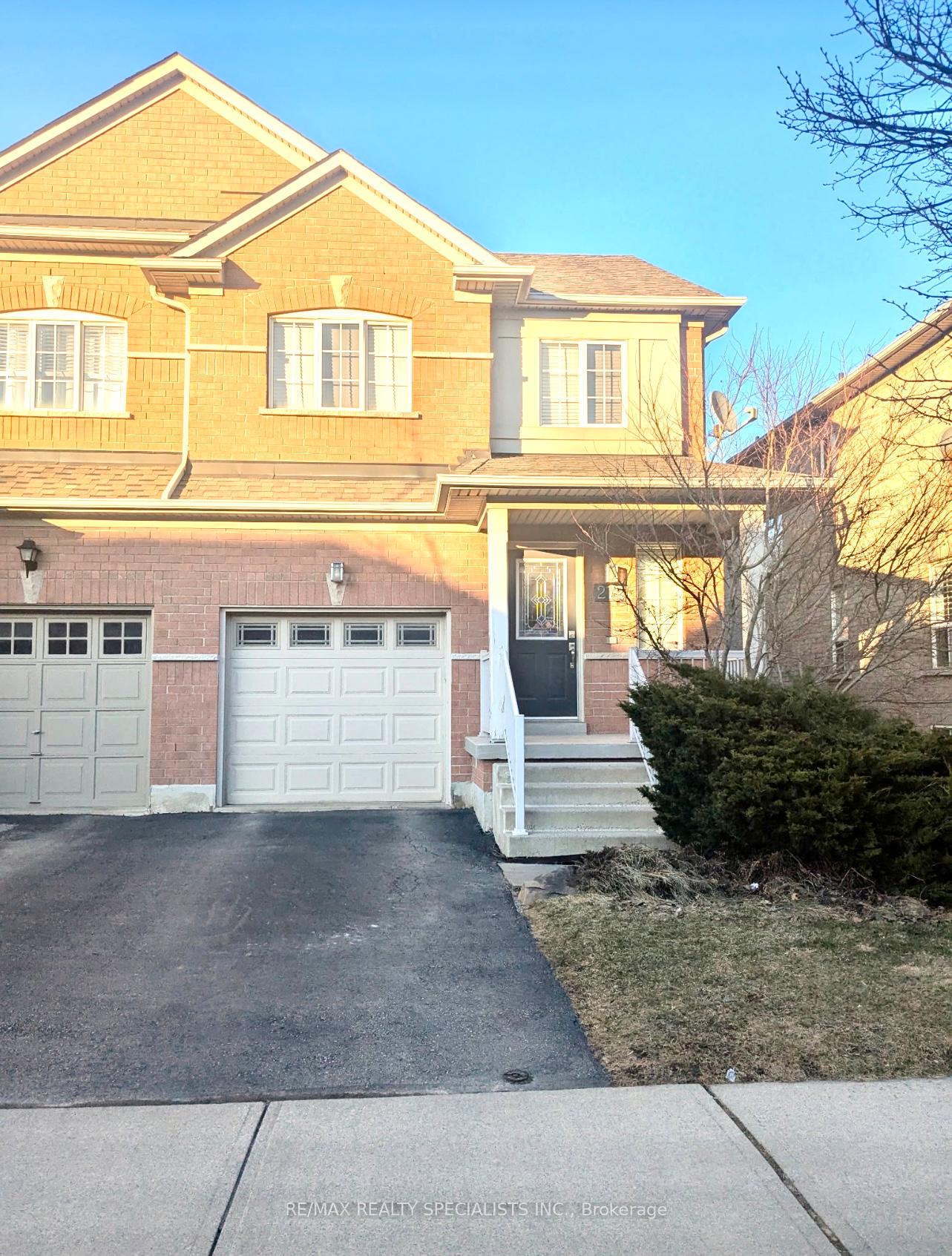 Photo 1 of 272 Fitzgerald Crescent, Milton, Dempsey — HOMEH