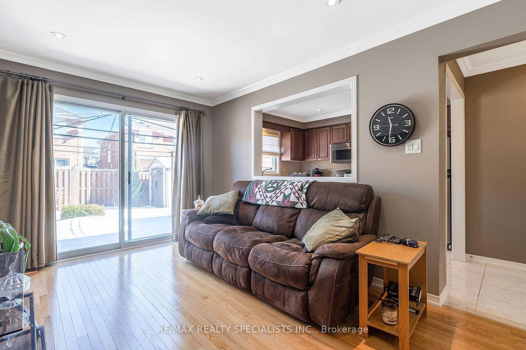 Photo 13 of 272 Fitzgerald Crescent, Milton, Dempsey — HOMEH
