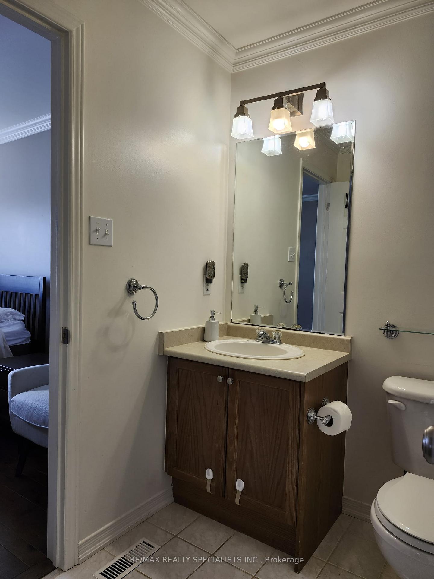 Photo 18 of 272 Fitzgerald Crescent, Milton, Dempsey — HOMEH