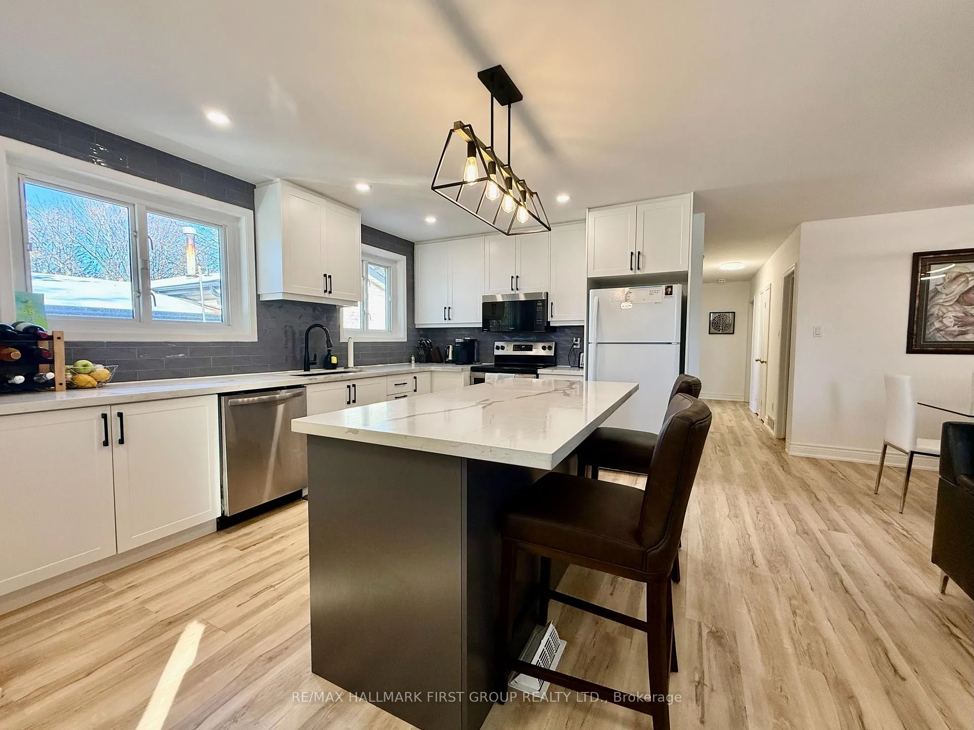 Photo 4 of 851 Bem Avenue, Pickering, Bay Ridges — HOMEH