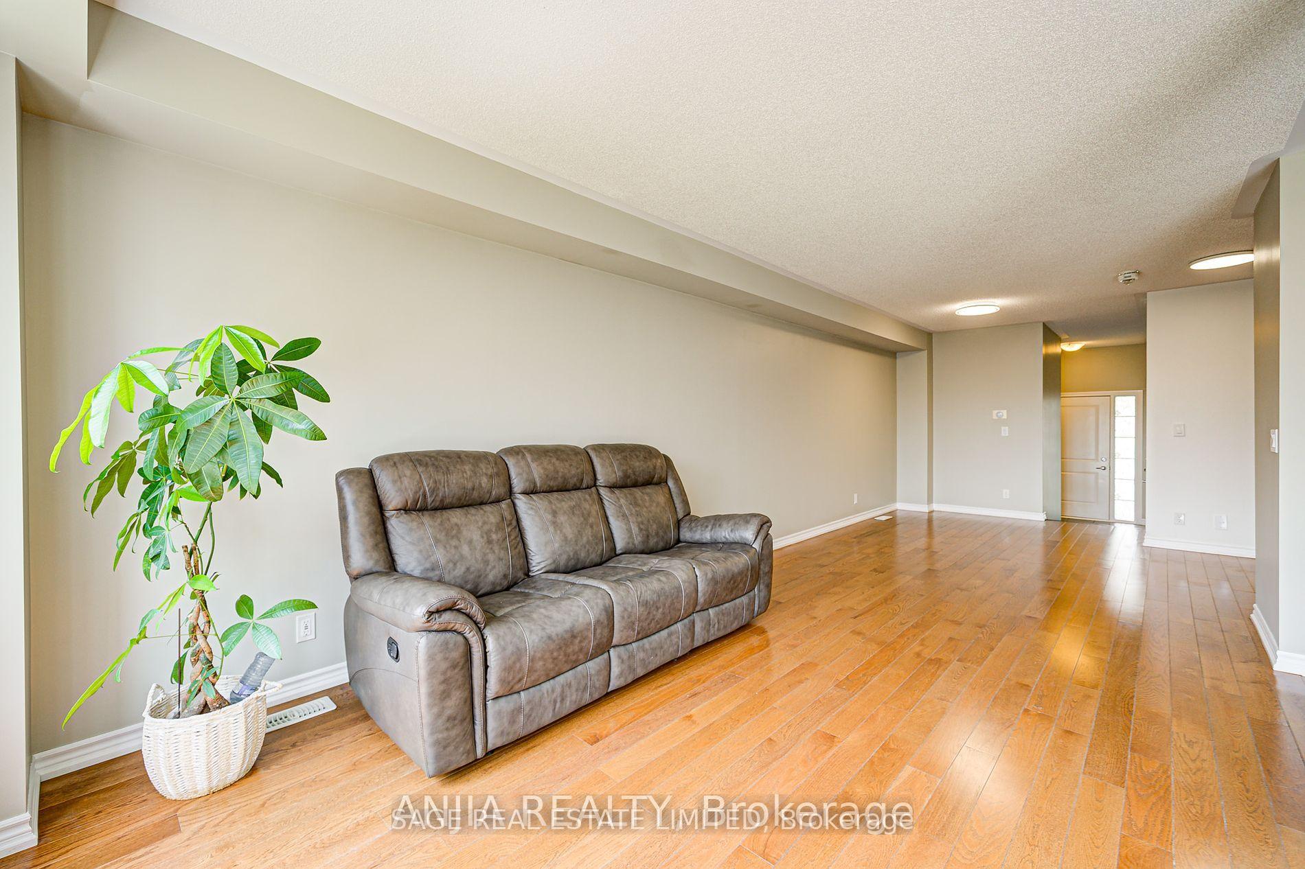 Photo 4 of 101 Nearco Gate, Oshawa, Windfields — HOMEH