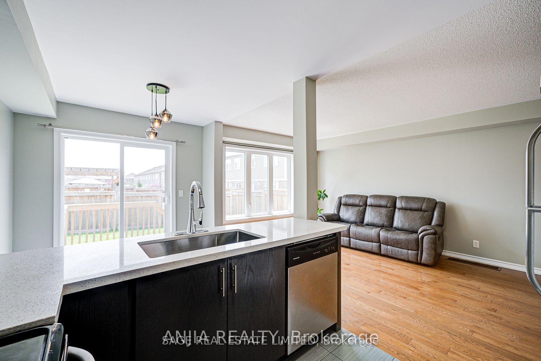 Photo 7 of 101 Nearco Gate, Oshawa, Windfields — HOMEH